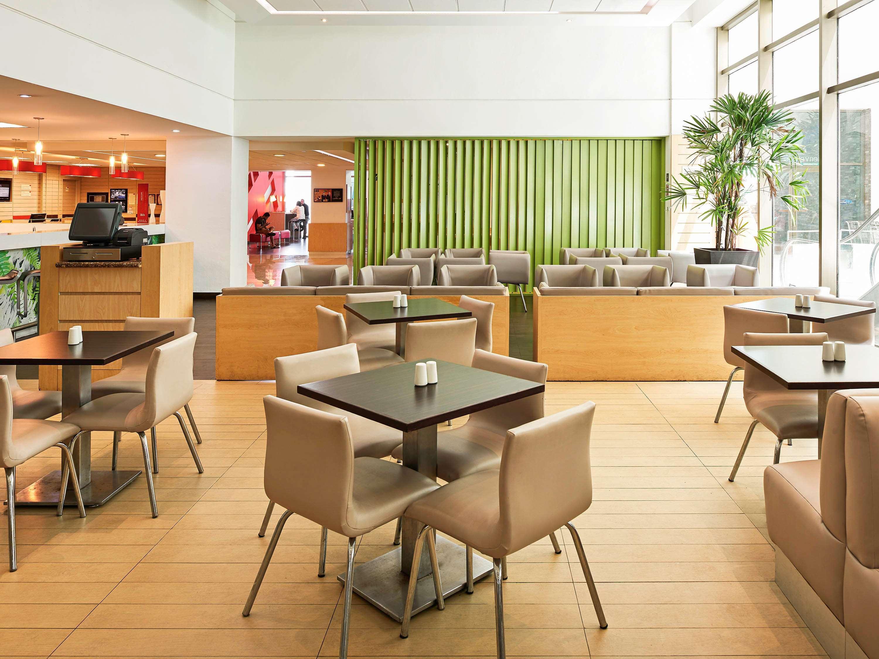Ibis Cancun Centro Екстериор снимка