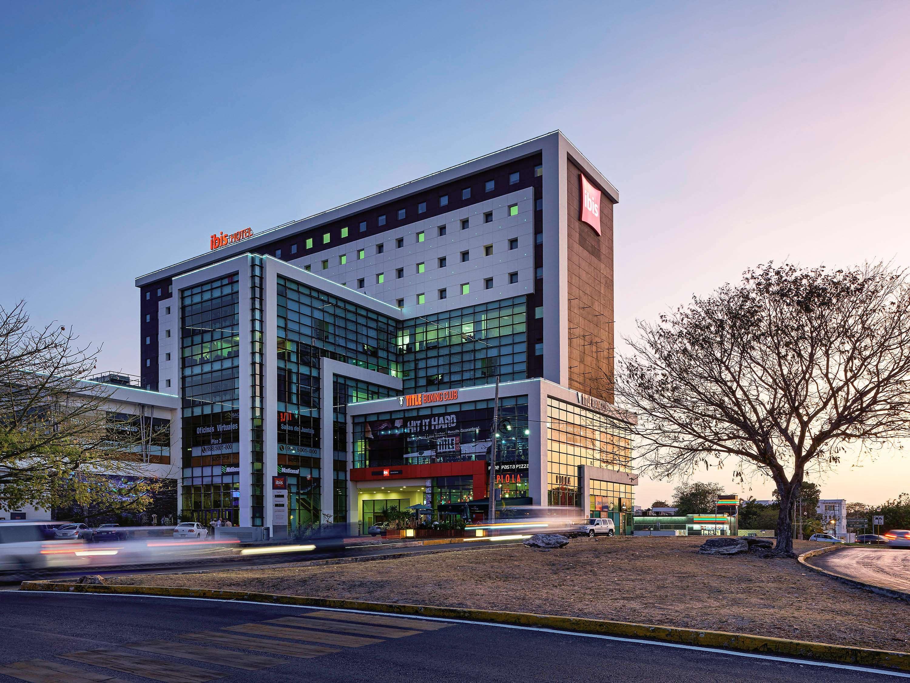 Ibis Cancun Centro Екстериор снимка