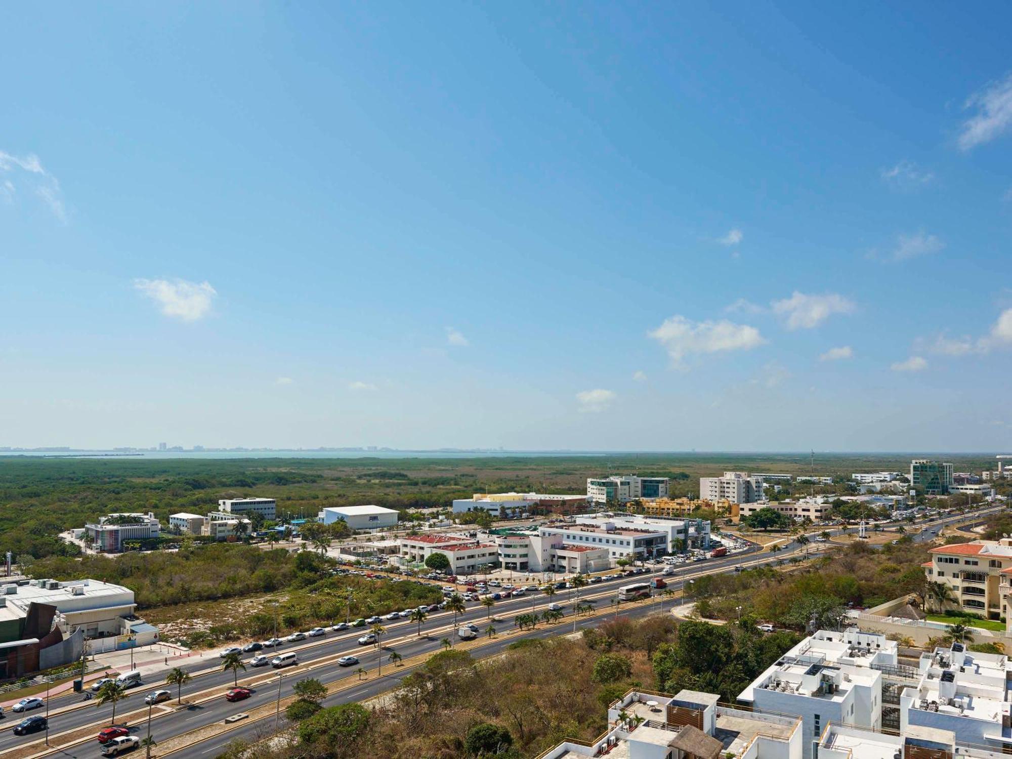 Ibis Cancun Centro Екстериор снимка