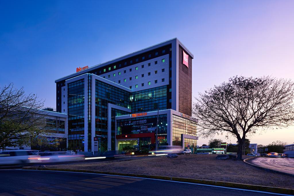 Ibis Cancun Centro Екстериор снимка