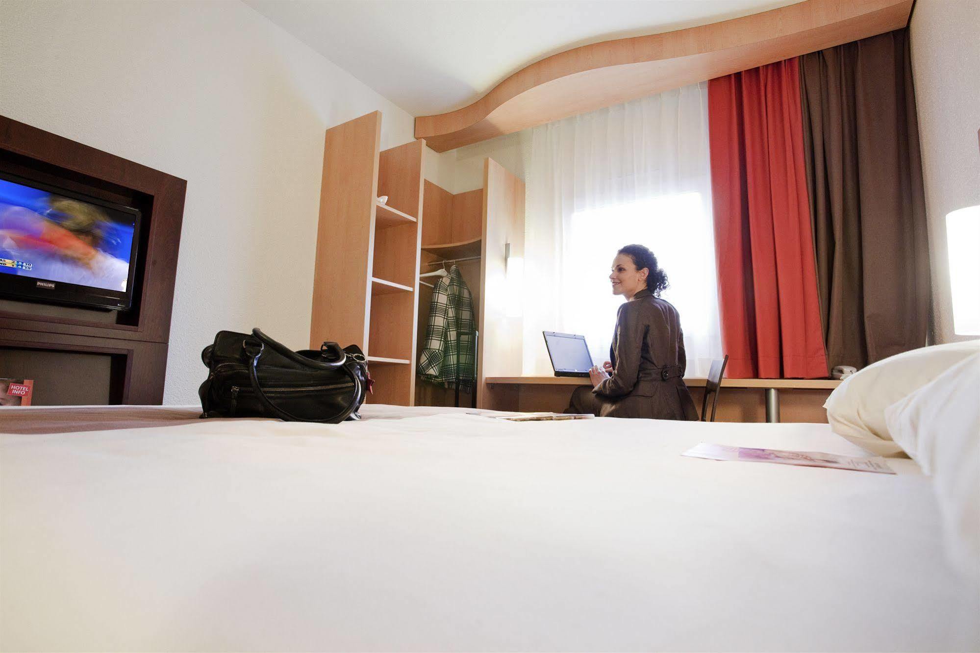 Ibis Cancun Centro Екстериор снимка